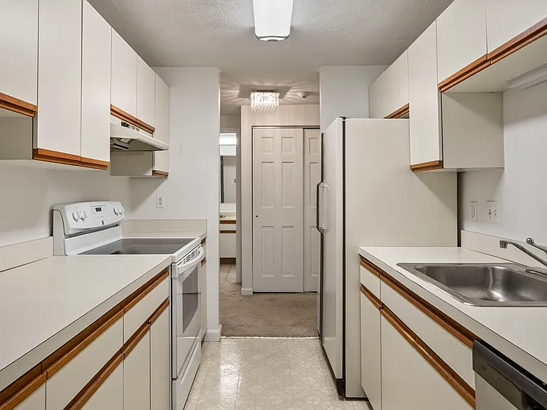 1600 Massachusetts Ave #205 — Photo 9