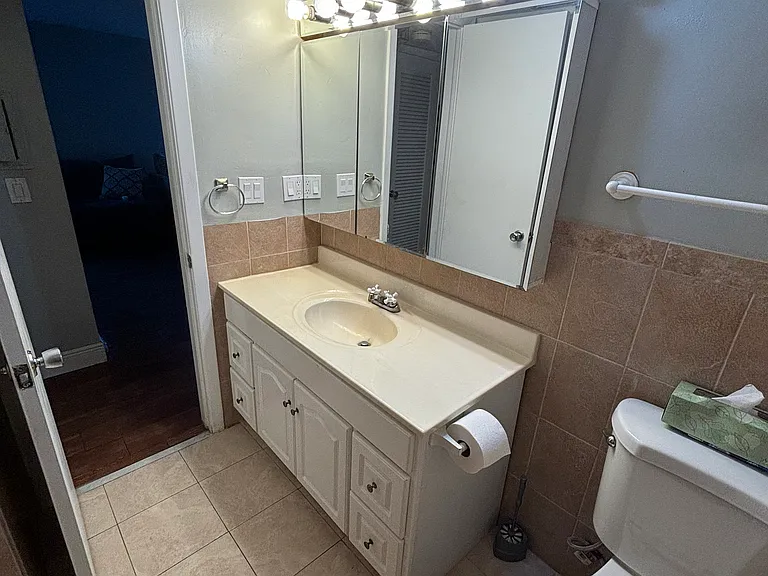 1000 49th St N #115 — Photo 7