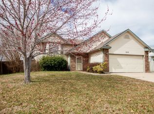 2219 N Horseshoe Cir, Derby, KS 67037
