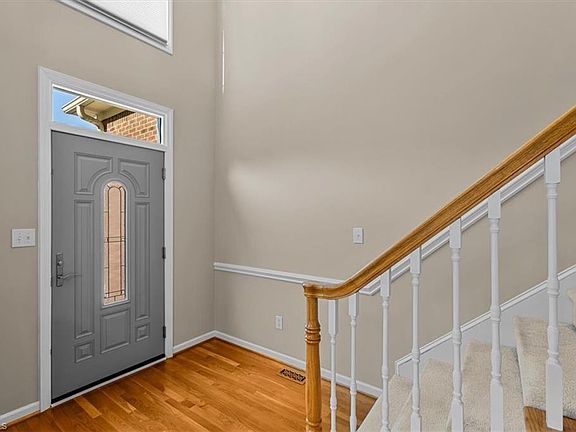 4th image of 2729 Red Run Ct