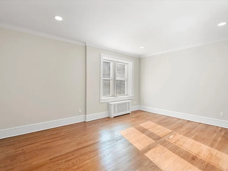 24 Springfield Ave Apartments — Photo 20