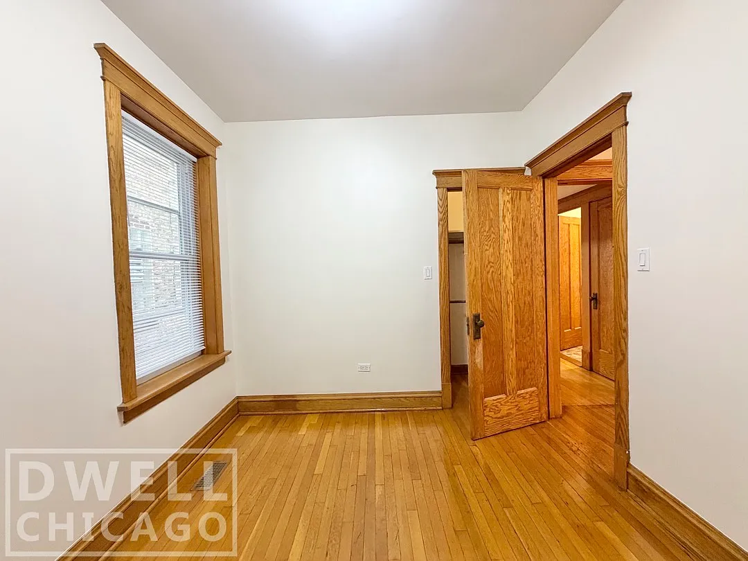 2 bed, 1000 sqft, $2,100 — Photo 4