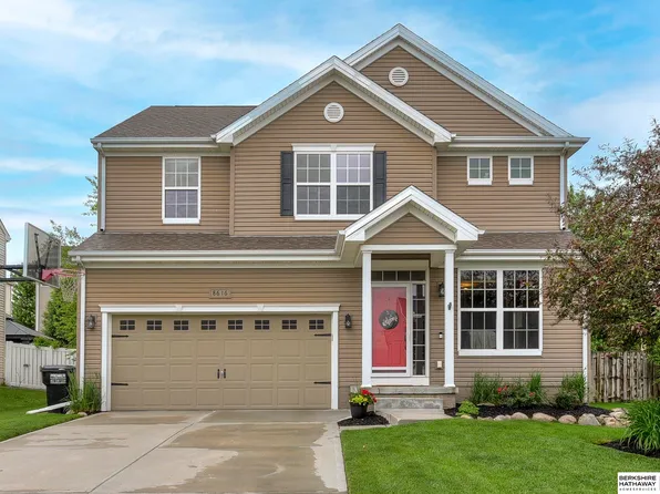 8616 S 66th Ave, Papillion, NE 68133