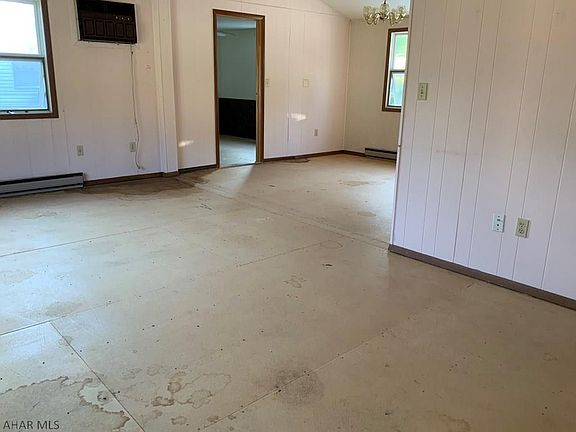 3rd image of 207 Blackburn Ave