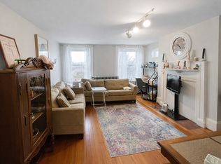 187 Bay State Rd APT 5, Boston, MA 02215