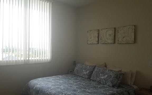 4th image of 2775 NE 187th St Ste 1