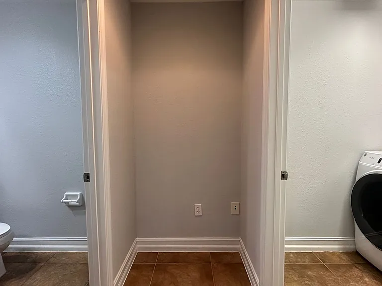 3720 Messina Dr — Photo 18