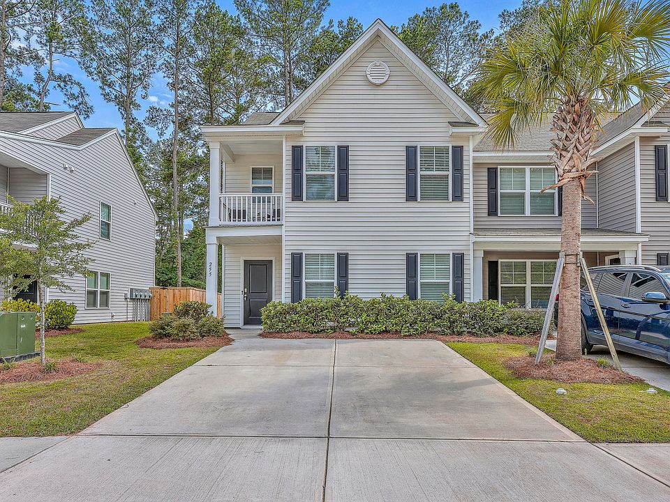 1st image of 255 Spencer Cir