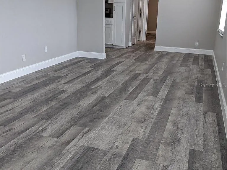 1512 E Harding St — Photo 14