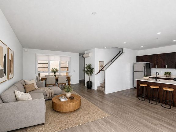 2nd image of 72 W Santa Clara St Unit 203