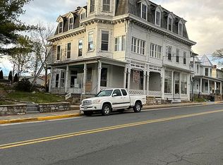 102 N Main St, Edinburg, VA 22824