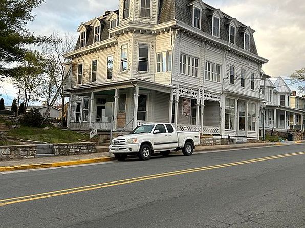 102 N Main St