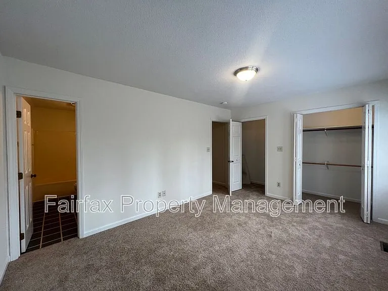 112 Greenmont Ln — Photo 19
