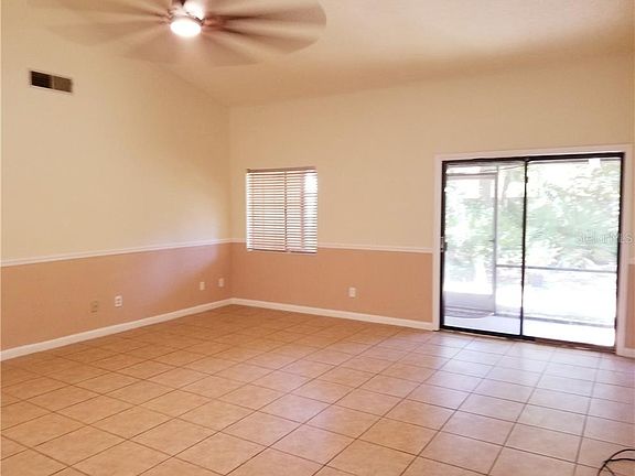 2nd image of 710 Castlewood Dr