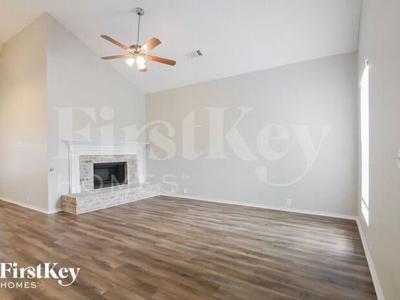 3rd image of 878 San Jacinto Dr