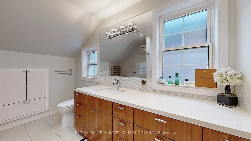 Toronto House for rent - 5 Bedrooms — photo 13