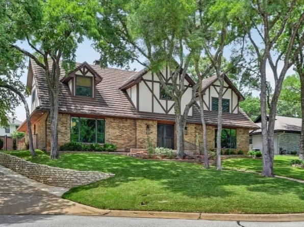 2304 Wakeforest Ct, Arlington, TX 76012
