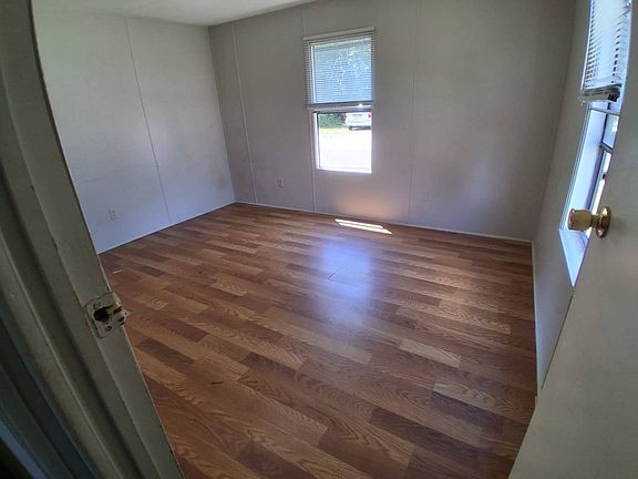 5th image of 2816 Dottie Ln