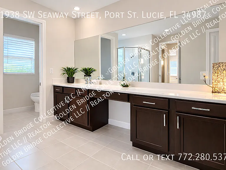 11938 SW Seaway St — Photo 3