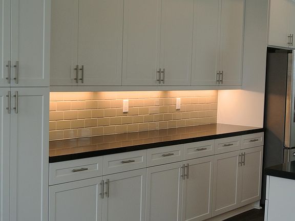Kitchen black stone , lots of cabinets!
