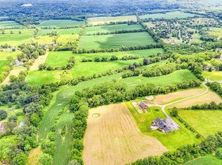 8 Roseberry Rd, Washington, NJ 07882