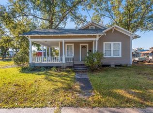 407 3rd St, Dequincy, LA 70633