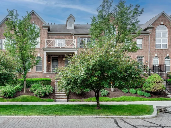 39429 Springwater Dr, Northville, MI 48168