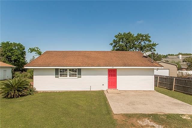1st image of 157 Forest Dr