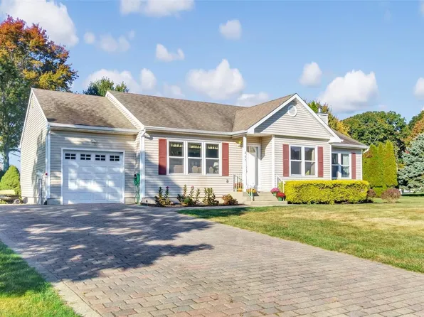 267 Baywood Drive, Baiting Hollow, NY 11933