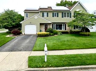 37 Tamarack St, Howell, NJ 07731