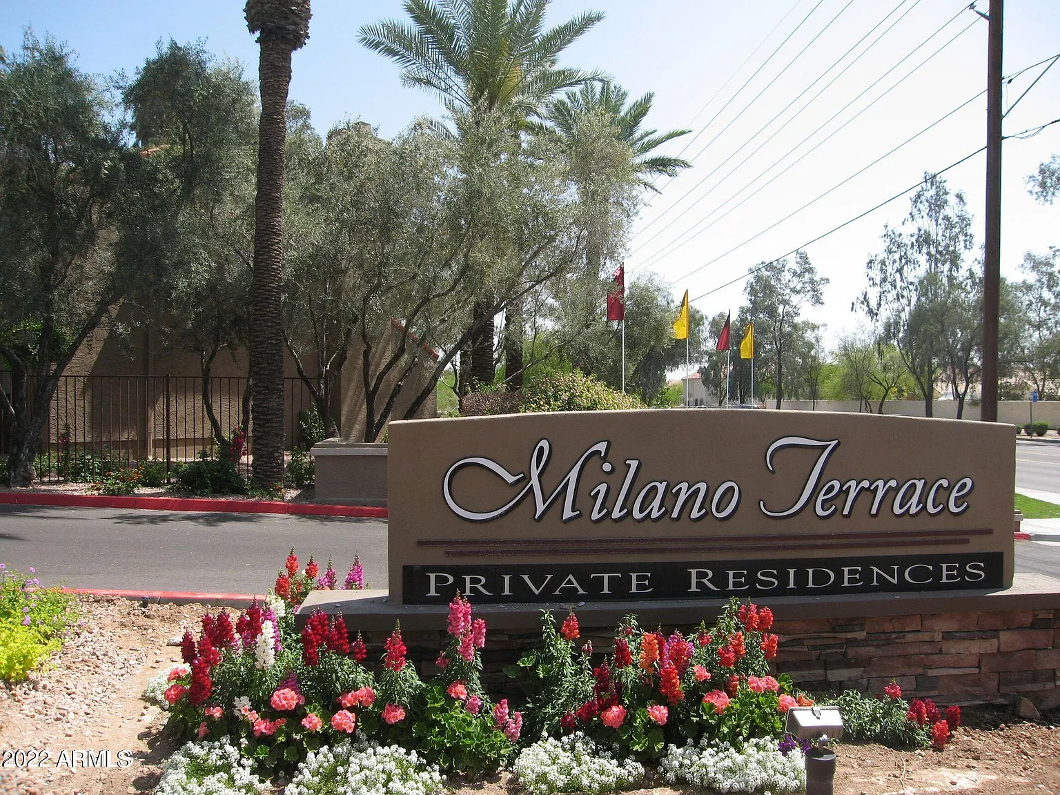 1 bed, 1.0 bath, 739 sqft, $1,875 — Photo 2