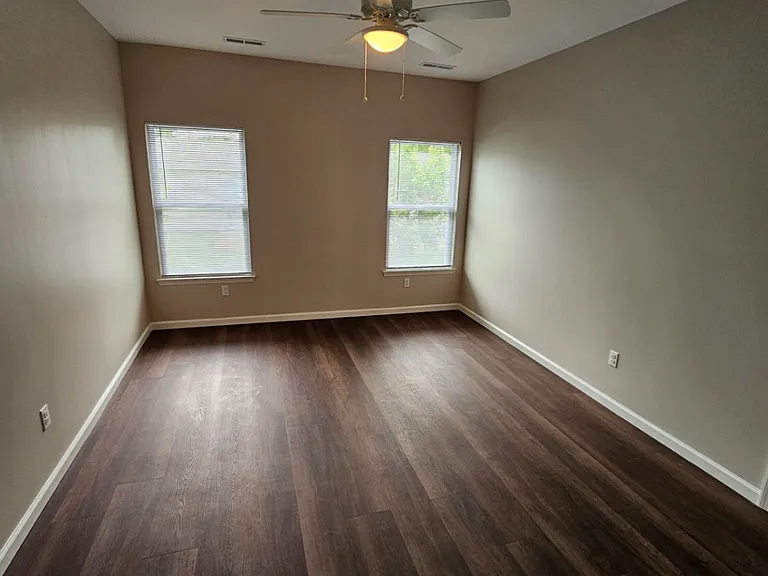 1420 Swallow Ln — Photo 16