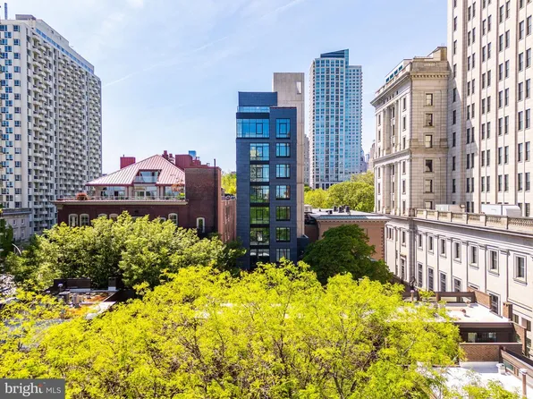 223 S 6th St #302, Philadelphia, PA 19106