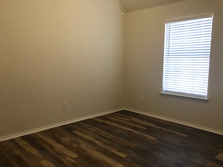 3841 Rolling Hills Dr — Photo 12