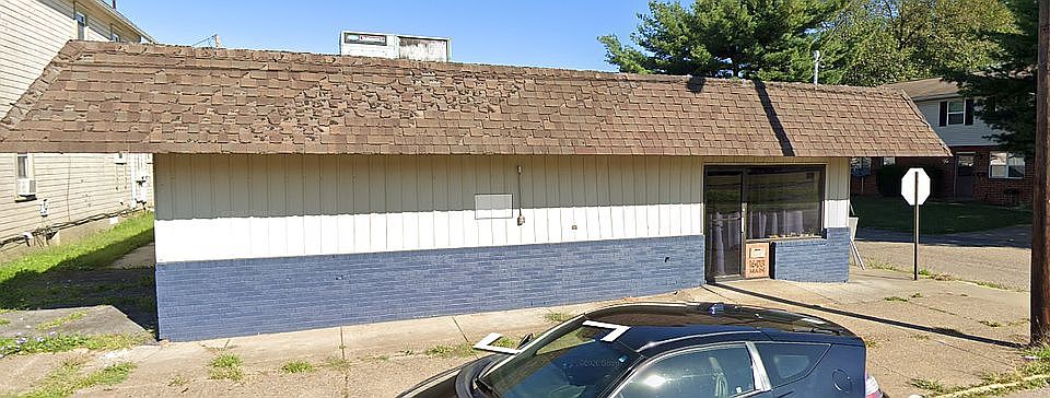 2nd image of 1603 Main St