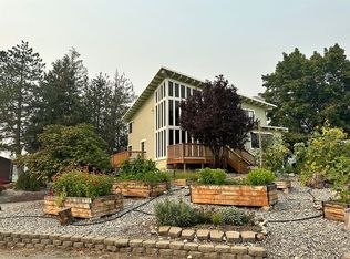 807 W Golf Course Dr, Chelan, WA 98816