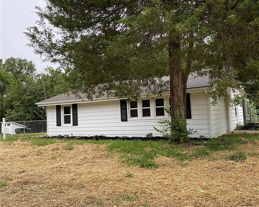 1st image of 13537 E Sunrise Lake Dr