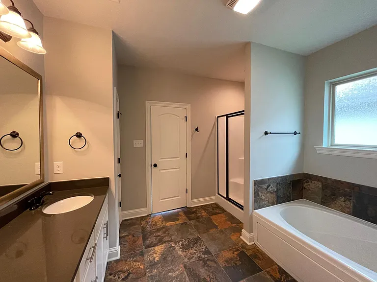 Master Bedroom Bathroom