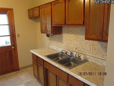 3rd image of 24010 Fairlawn Dr