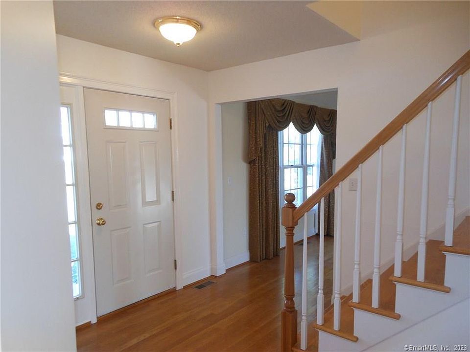 29 Skyview Ter, Manchester, CT 06040 Zillow