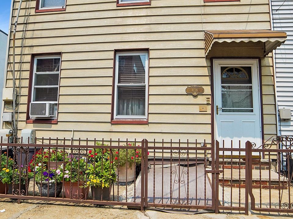 1st image of 438 2nd St #2