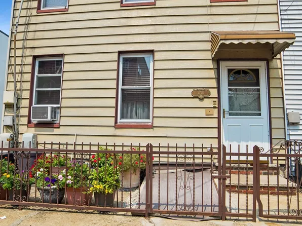 438 2nd Street image 1 of 13