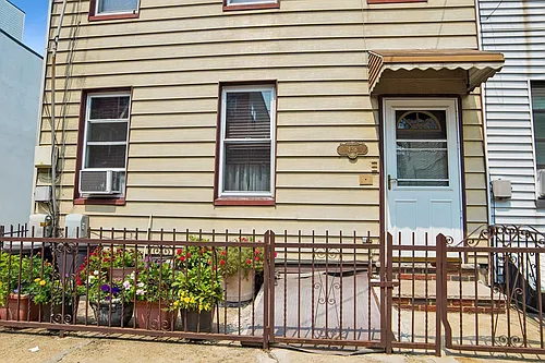 438 2nd St #2 Photo 1