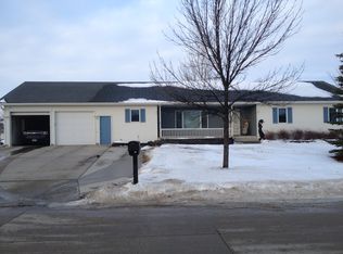 1216 22nd St NW, East Grand Forks, MN 56721