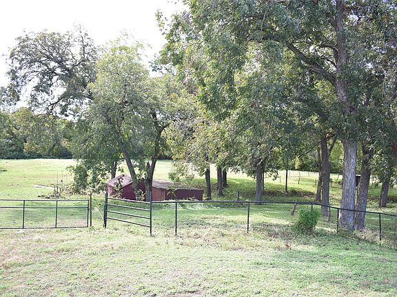 4th image of 3933 Lawnview Ave