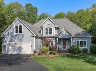 27 Farrwood Dr, Hooksett, NH 03106