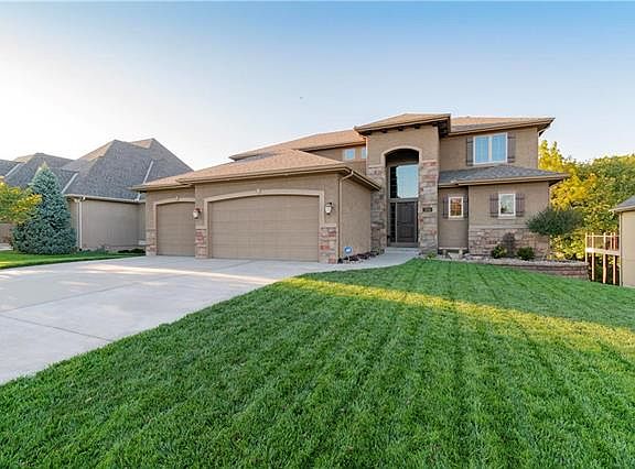 2nd image of 3124 NE 91st Pl