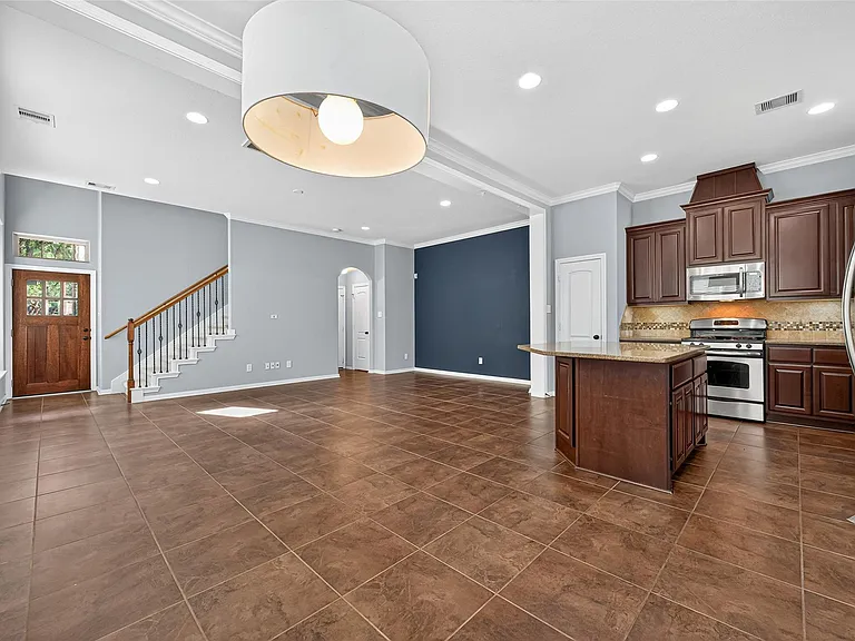 137 Cheswood Manor Dr — Photo 10