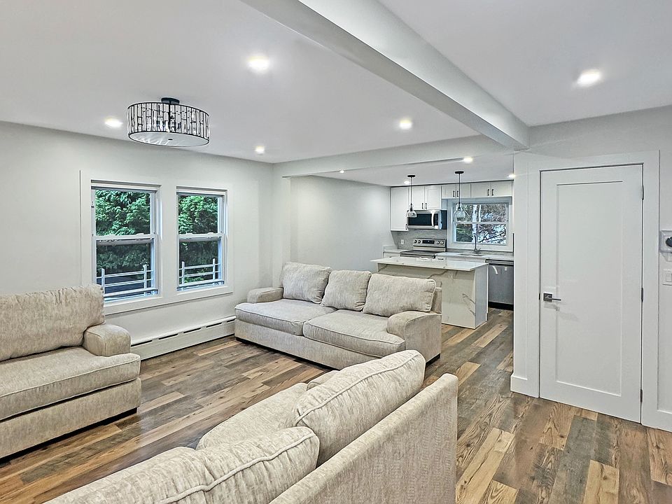 LIVING ROOM / KITCHEN