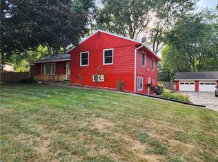 203 SW 22nd St, Blue Springs, MO 64015